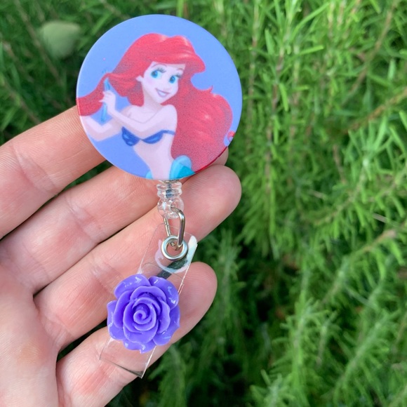 Disney Badge Holder - Picture 1 of 4